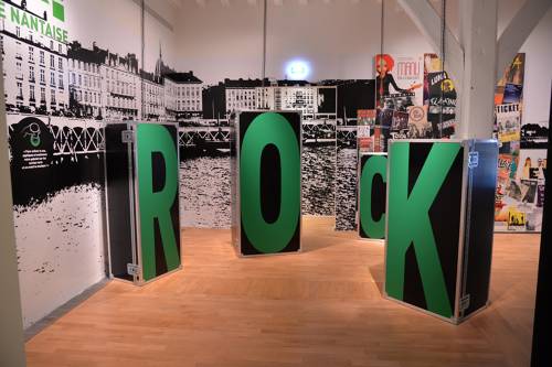 Impression de la scénographie de l'exposition Rock - SPL Voyages à Nantes