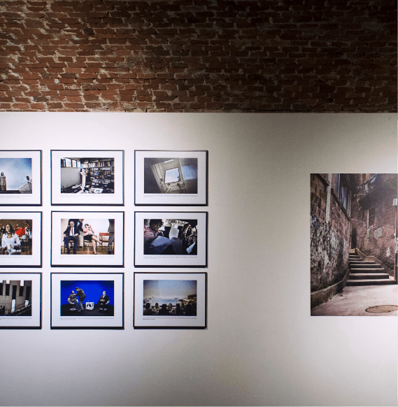 Tirage photographique dans des cadres d'exposition