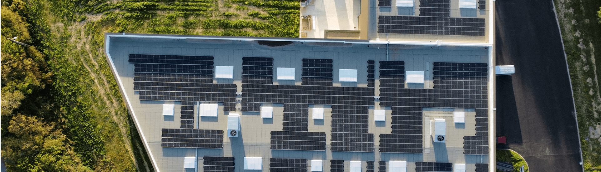 Les 400 panneaux solaires qui recouvrent notre atelier de Rennes
