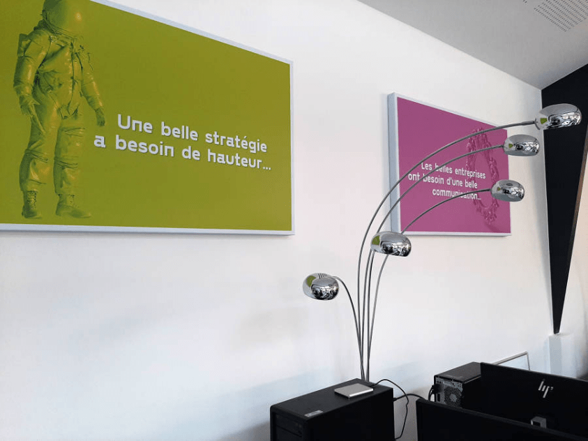 Cadre décoratif dans bureau